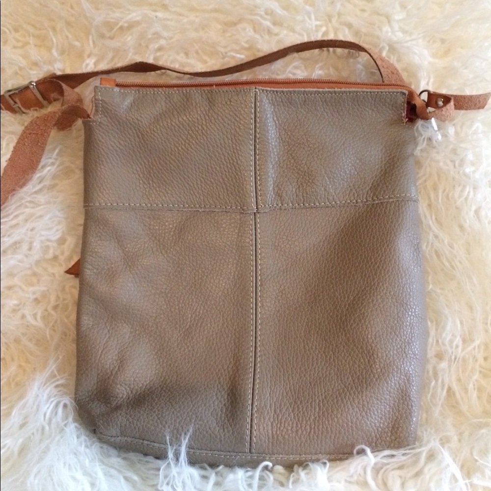 Vera Pelle Crossbody